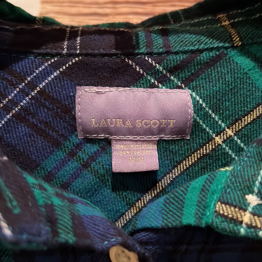 Laura Scott Green And Dark Blue Flannel View 2